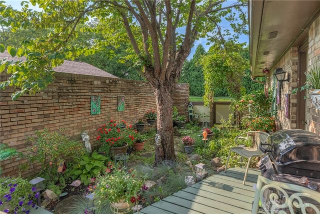28 Tamarack Trail, Springboro, OH 45066