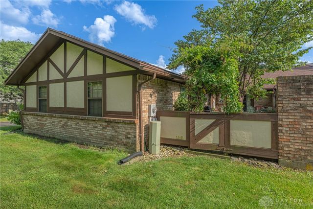 28 Tamarack Trail, Springboro, OH 45066