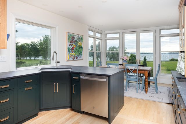 1163 Thompsons Point Road, Charlotte, VT 05445