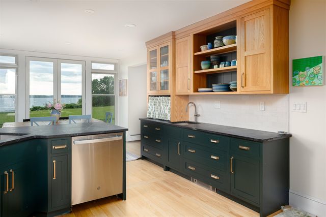 1163 Thompsons Point Road, Charlotte, VT 05445