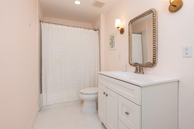1163 Thompsons Point Road, Charlotte, VT 05445