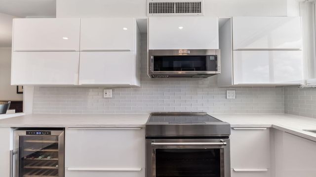 333 SUNSET Drive 104, Fort Lauderdale, FL 33301