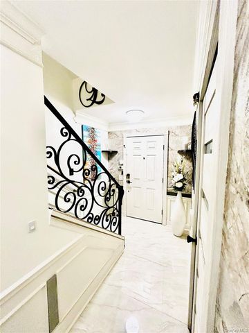 58 Rialto Way, Patchogue, NY 11772