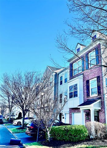 58 Rialto Way, Patchogue, NY 11772