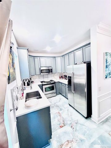 58 Rialto Way, Patchogue, NY 11772