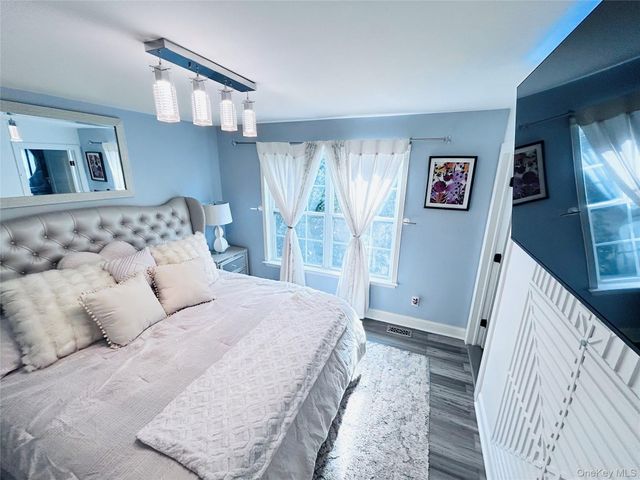 58 Rialto Way, Patchogue, NY 11772