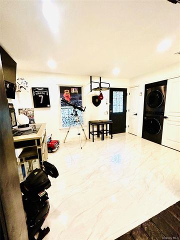 58 Rialto Way, Patchogue, NY 11772