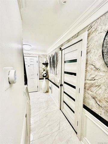 58 Rialto Way, Patchogue, NY 11772