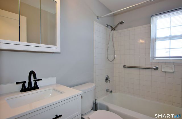 6 Revere Drive 3, Stamford, CT 06902