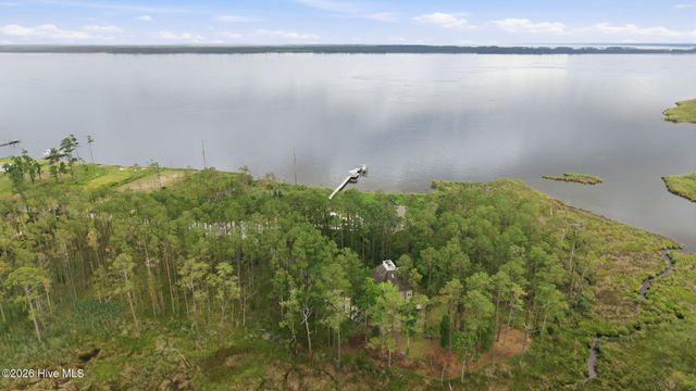 134 W Dowry Creek, Belhaven, NC 27810