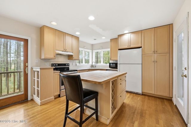 134 W Dowry Creek, Belhaven, NC 27810