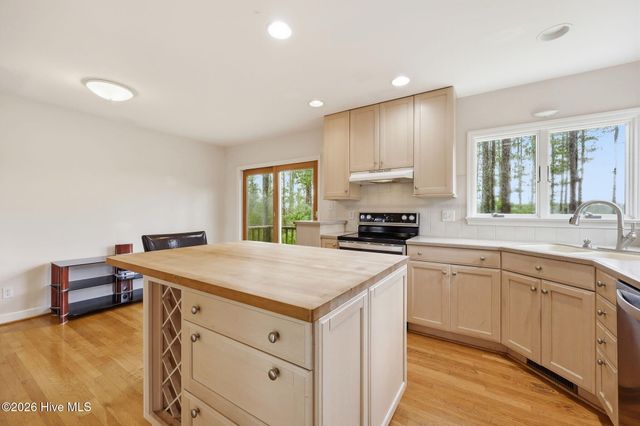 134 W Dowry Creek, Belhaven, NC 27810