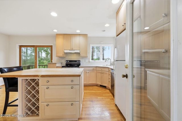 134 W Dowry Creek, Belhaven, NC 27810