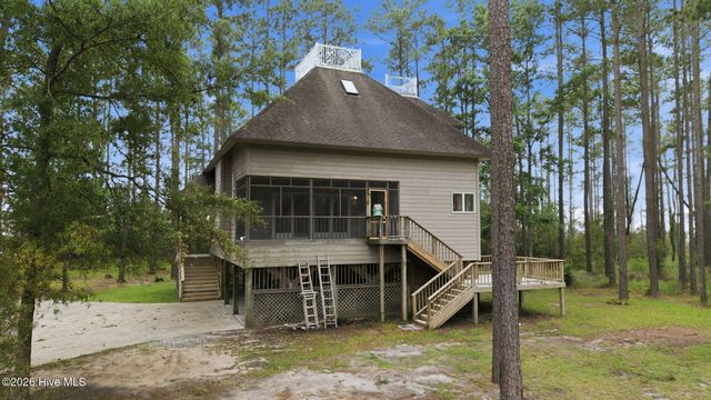 134 W Dowry Creek, Belhaven, NC 27810