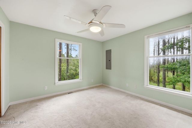 134 W Dowry Creek, Belhaven, NC 27810