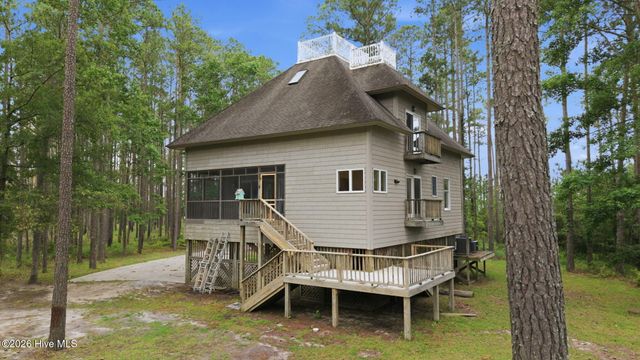 134 W Dowry Creek, Belhaven, NC 27810
