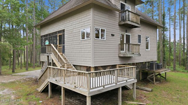 134 W Dowry Creek, Belhaven, NC 27810