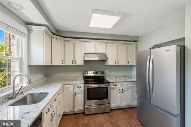 12 REDDING CT, Nottingham, MD 21236