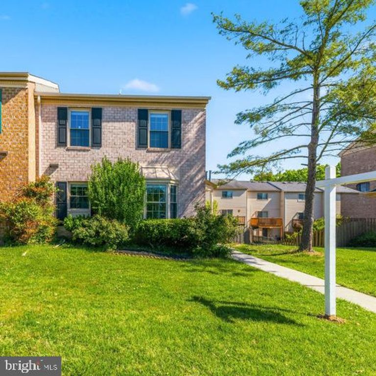 Image 1 of property listing at 12 REDDING CT, Nottingham, MD 21236