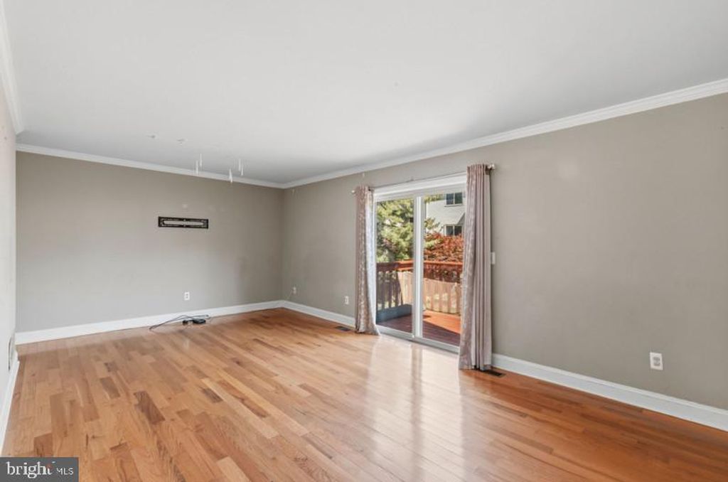 Image 13 of property listing at 12 REDDING CT, Nottingham, MD 21236