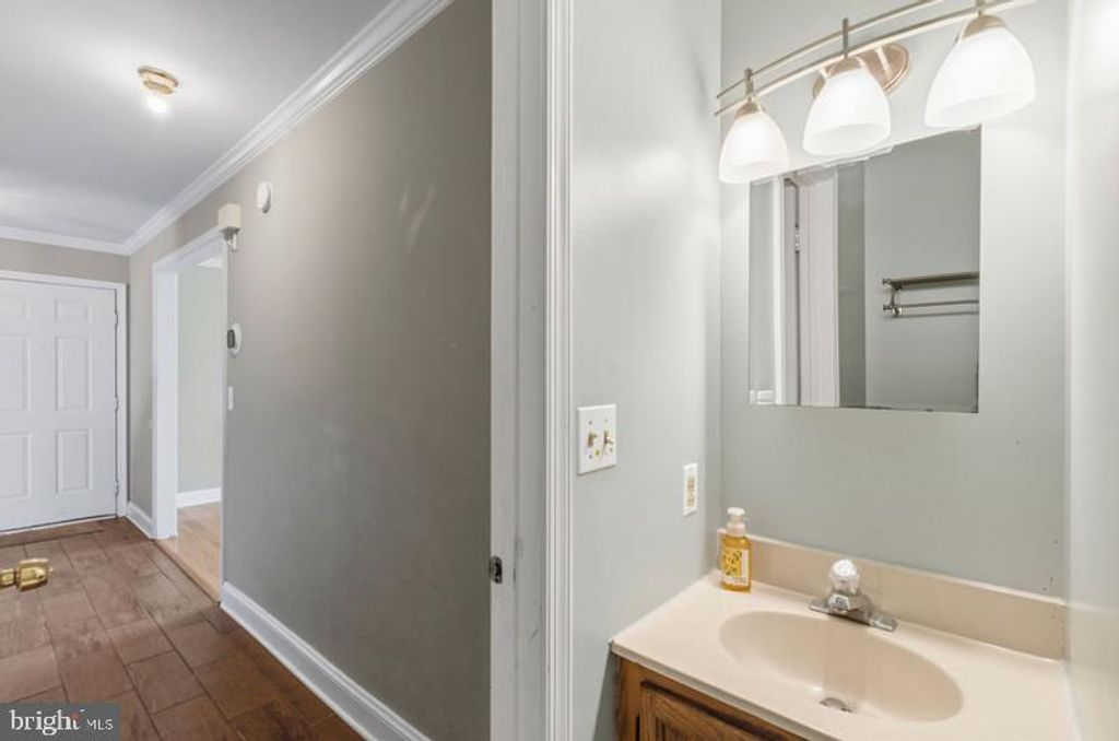Image 15 of property listing at 12 REDDING CT, Nottingham, MD 21236