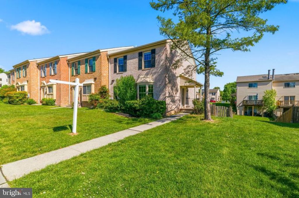 Image 2 of property listing at 12 REDDING CT, Nottingham, MD 21236