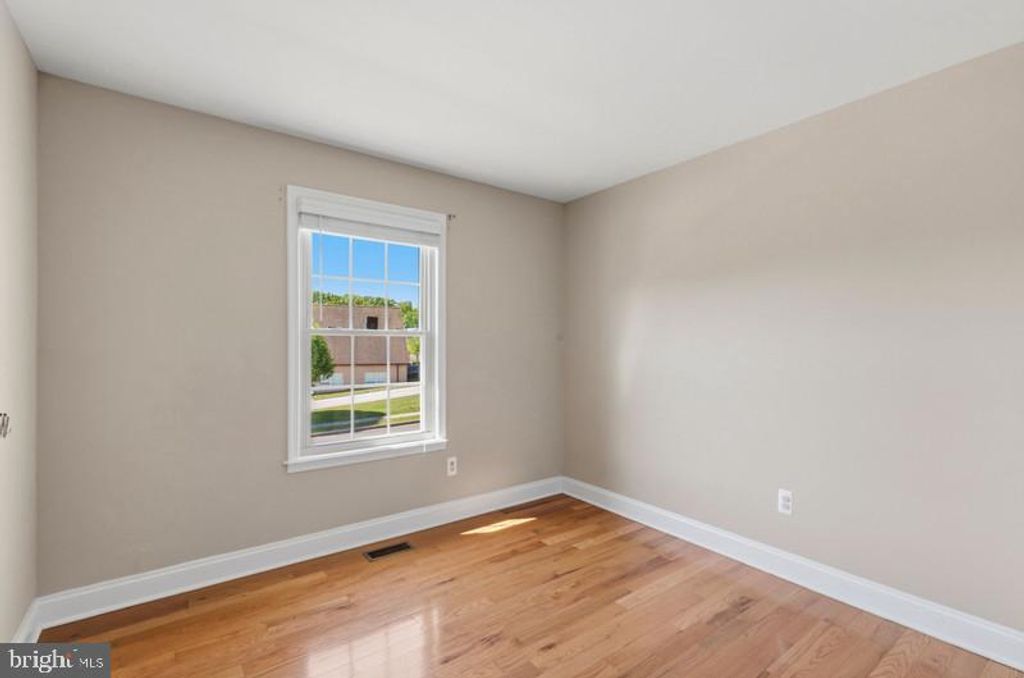 Image 24 of property listing at 12 REDDING CT, Nottingham, MD 21236