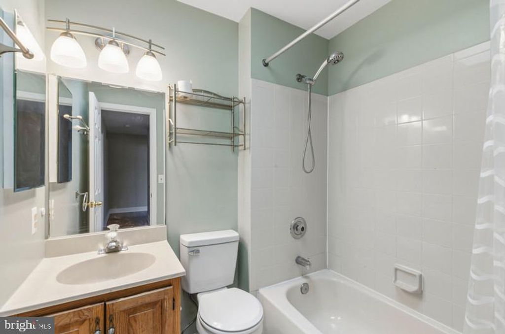 Image 26 of property listing at 12 REDDING CT, Nottingham, MD 21236