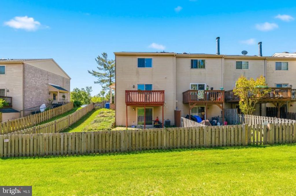 Image 33 of property listing at 12 REDDING CT, Nottingham, MD 21236