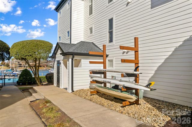 18729 Vineyard Point Lane, Cornelius, NC 28031