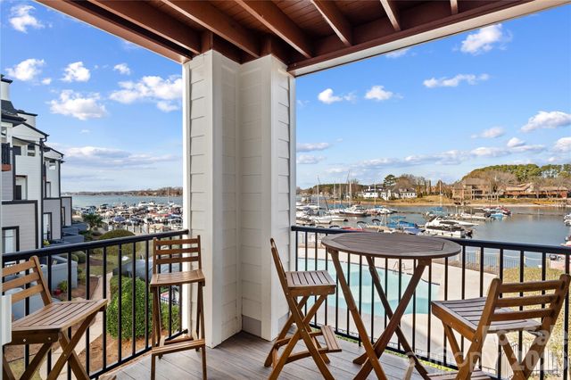 18729 Vineyard Point Lane, Cornelius, NC 28031