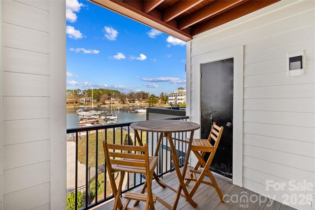 18729 Vineyard Point Lane, Cornelius, NC 28031