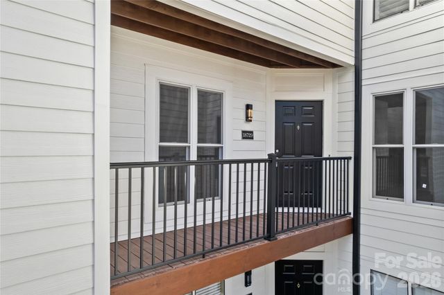 18729 Vineyard Point Lane, Cornelius, NC 28031