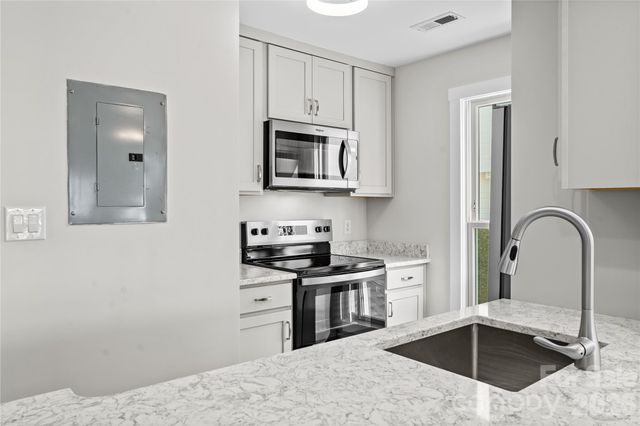 18729 Vineyard Point Lane, Cornelius, NC 28031