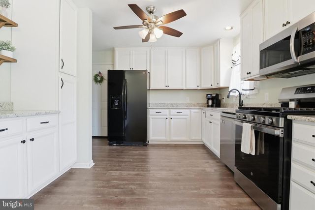 217 OVERVIEW CIR W, Red Lion, PA 17356