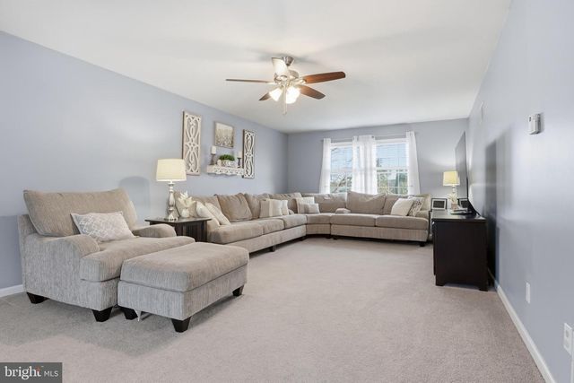 217 OVERVIEW CIR W, Red Lion, PA 17356