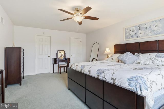 217 OVERVIEW CIR W, Red Lion, PA 17356