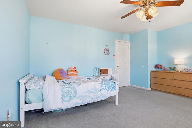 217 OVERVIEW CIR W, Red Lion, PA 17356