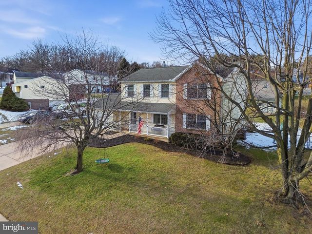 217 OVERVIEW CIR W, Red Lion, PA 17356