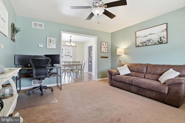 217 OVERVIEW CIR W, Red Lion, PA 17356