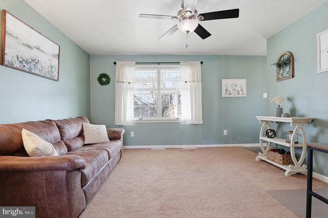 217 OVERVIEW CIR W, Red Lion, PA 17356