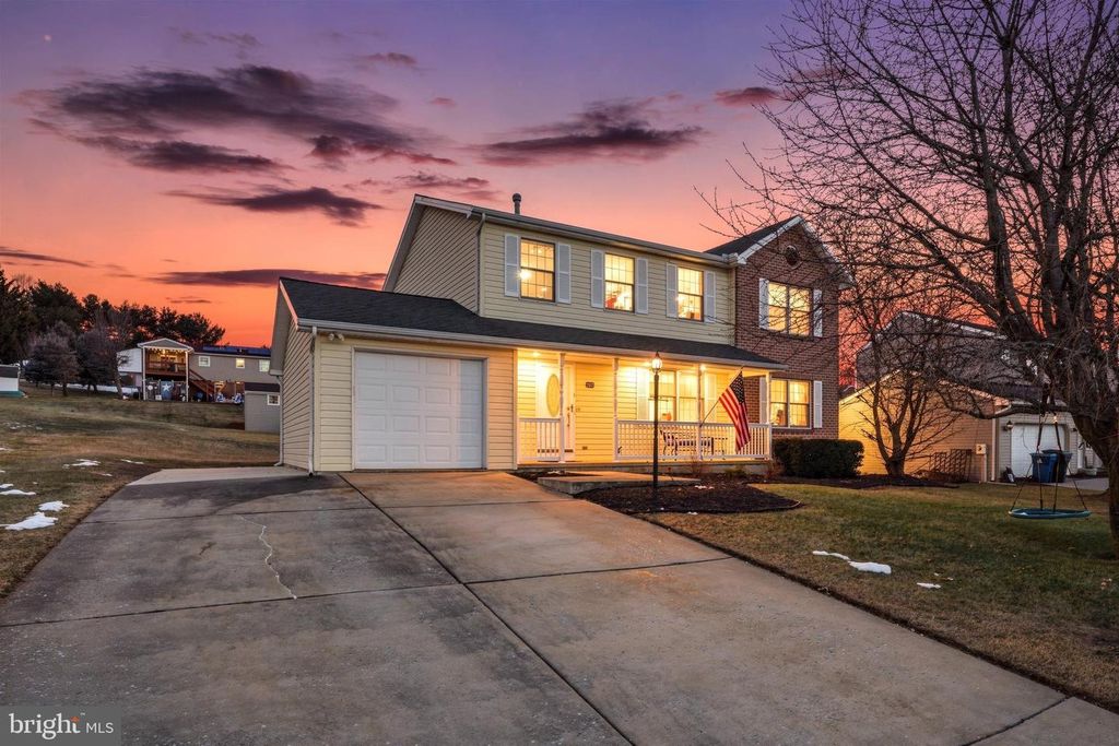 217 OVERVIEW CIR W, Red Lion, PA 17356