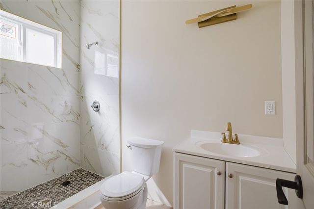7350 Cozycroft Avenue, Winnetka, CA 91306
