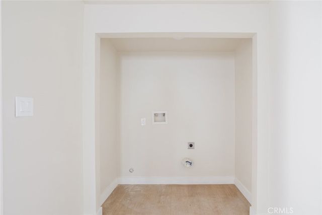 7350 Cozycroft Avenue, Winnetka, CA 91306