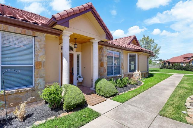 21118 Highland Lake DR 2, Lago Vista, TX 78645