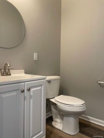 411 Wright Street, Wixom, MI 48393
