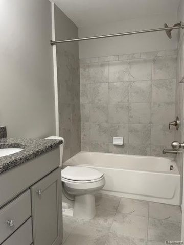 411 Wright Street, Wixom, MI 48393