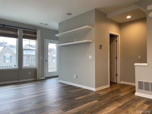 411 Wright Street, Wixom, MI 48393