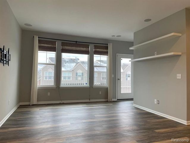 411 Wright Street, Wixom, MI 48393
