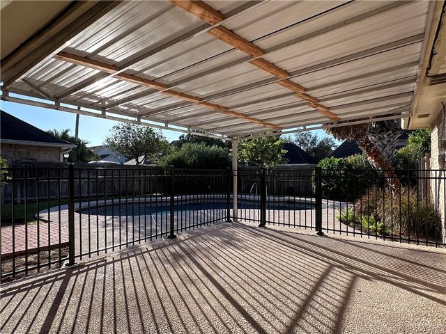 116 E Warbler Avenue, Mcallen, TX 78504